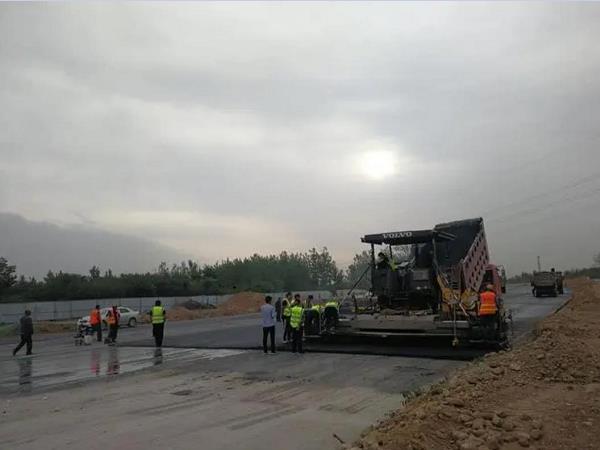 Precautions for paving asphalt pavement_2